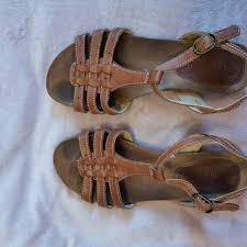 Bandolino sandals / flip flops - great for a ton of... - Depop