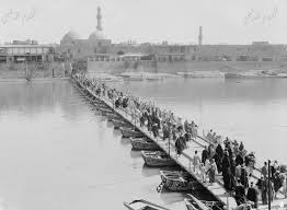 صورة رائعة وبدقة عالية لجسر الكطعة او الجسر العتيق او ما يسمى حاليا جسر الشهداء ويظهر في جانب الرصافة جامع الاصفية Katah Bridge Over Iraq Baghdad Iraq Baghdad