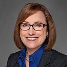 Lorrie Heath's Instagram, Twitter & Facebook