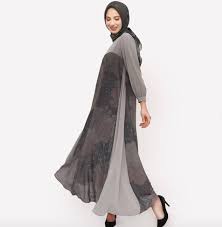 Baju kombinasi batik dan sifon ini memang sangat unik dan modern. Tidak Monoton Ini Dia 10 Inspirasi Gamis Modern Dengan Gaya Kekinian Bukareview