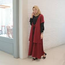 Untuk modelnya anda bisa meniru beberapa model dress kebaya seperti yang ada diatas, mulai dari dress kebaya lengan lonceng, rok duyung hingga dress kebaya dengan. Harga Dress Wisuda Terbaik Dress Pakaian Wanita Agustus 2021 Shopee Indonesia