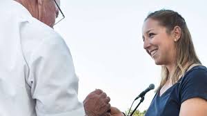 Elle compte un podium individuel aux championnats du monde en 2015 sur la mass start. Biathletin Franziska Preuss Besuchte Albaching Und Plaudert Ungezwungen Aus Ihrem Leben Ebersberg