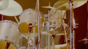 Roger Taylor I M In Love With My Car Roger Taylor On Instagram I M On Fire Rogertaylor Drummer Queen Live Iminlovewithmycar Rockband M Freddie Mercury Queen Pictures Queen Drummer