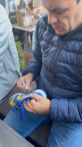 Raza.!! No me lo van a creer.!! 🙊, Una de las peores semanas de mi vida  ❤️‍🩹 uno de los mejores días de mi vida 😭, Yo amo el futbol gracias a  este hombre.! , Alguien conspiró a mi favor ✨ Gracias 💛💙 , ...