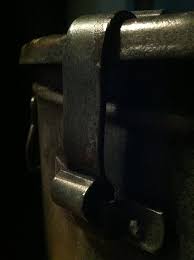 Boîtes en fer blanc rondes promotionnelles, boîtes en métal, caisses de bidon avec la fenêtre d'espace libre de pvc. Une Decoration Bidon Atelier Esprit Loft Indus