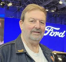 Robert Perham's Instagram, Twitter & Facebook