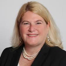 Susanne Thellung hat heute ihre Tätigkeit als neue CEO bei der Schwyzer  Kantonalbank aufgenommen.