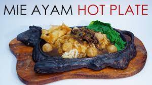 Reheat the sauce in a pan until piping hot. Cara Memasak Mie Ayam Hot Plate Youtube