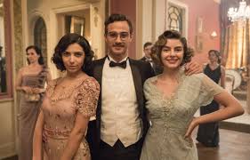 Foto: Nos próximos capítulos da novela Éramos Seis, Soraia (Rayssa  Bratillieri) força Julinho (André Luiz Frambach) a terminar o noivado com  Lili (Triz Pariz) - Purepeople