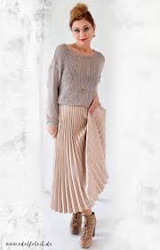 Plisseerock In Wildleder Optik So Kombinierst Du Einen Plisseerock Outfit Plisseerock Outfit Plisseerock Plisseerock Stylen