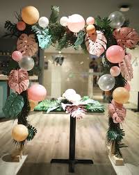 Decoration Debut Decoration Simple 18th Birthday Party Ideas At Home Trish S Intimate Tropical Chic Birthday Dinner 18th Birthday Tropical Theme Party Birthday Dinner Party Tropical Party Decorations
