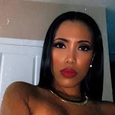 Ebony Stewart's Instagram, Twitter & Facebook