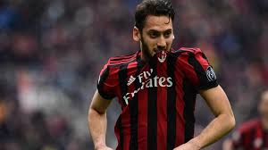 Hakan çalhanoğlu plays for serie a tim team milano rn (ac milan) and the turkey national team in pro evolution soccer 2021. Jadi Pilar Andalan Ac Milan Calhanoglu Ini Berkat Gattuso Bola Liputan6 Com