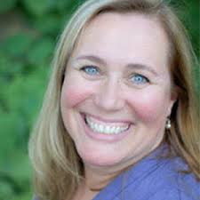 Carolyn Karl's Instagram, Twitter & Facebook