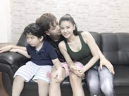 Ca sĩ trương quỳnh anh cũng đã lên tiếng về chuyện lùm xùm ly hôn mấy ngày qua. Tuyen Bá»' Ly Hon Tim Va TrÆ°Æ¡ng Quá»³nh Anh Láº¡i Tiáº¿p Tá»¥c Cung Nhau Ä'i ChÆ¡i
