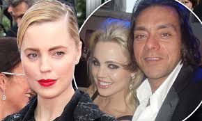 Pregnant Melissa George STILL married to first husband