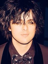 Gorgeous Billie Joe I Love How He Dresses Up He Looks Punky And Elegant At The Same Time And Of Course Supe Billie Joe Armstrong Green Day Black And Blonde