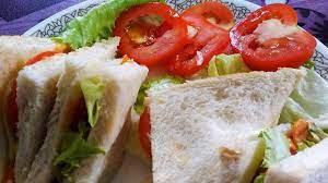 Roti putih telur rebus mayonis tomato timun garam (sedikit) lada sulah bekas plastik (alatan) pinggan. Resepi Sandwich Telur Sosej Mudah Sedap Mayonis Youtube