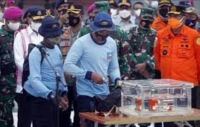 Sama halnya seperti fdr, cvr juga berwarna oranye yang bertujuan agar alat tersebut mudah ditemukan apabila terjadi kecelakaan. Black Box Cvr Sriwijaya Air Pecah Memori Masih Dicari Okezone Nasional