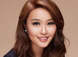 Gloria Coen's Instagram, Twitter & Facebook