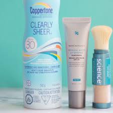 Looking for the best sunscreens to use on your face all year round? How To Re Apply Sunscreen Over Your Makeup The Skincare Edit