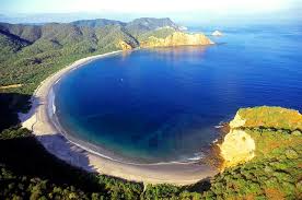 Ecuador Turismo y Misterio Tours Travel & Expedition - Es en Ecuador 🇪🇨!!! Isla de la Plata 🐬en medio del Parque Nacional💛 Machalilla junto💙 con La Playa los Frailes ❤️Montañita y las