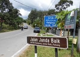 The price is rm200 per night from 1 apr to 2 aprrm200. Tnb S Power Line Project May Have Ruined The Resort Town Of Janda Baik Here S Why