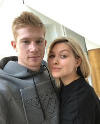 Man city playmaker de bruyne to miss wolves clash news khaleej. Kevin De Bruyne Is In Een Gesprek Met The Players Tribune Teruggekomen Op Hoe Hij Zijn Vrouw Michele Leerde Kenne Kevin De Bruyne Messi Soccer Manchester City