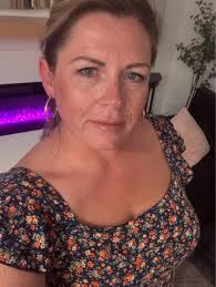 Tips for lining up peel and stick wallpaper evenly