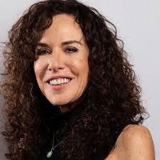 Alexis Bloom's Instagram, Twitter & Facebook