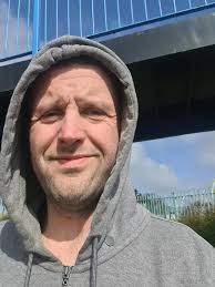 David Rawsthorne (Ronnie, as most know him) recently posted in this group  about his campaign to get Botanic Gardens lake cleaned. He's asked me to  post