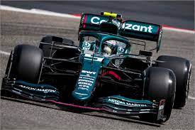 Cerca nel più grande indice di testi integrali mai esistito. Sebastian Vettel Aston Martin Poster Online Bestellen Posterlounge De