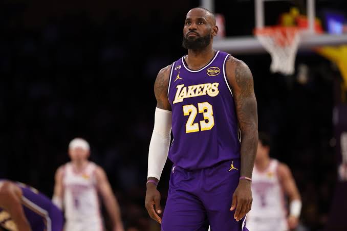 LeBron James Reportedly Interested In 4 Teams; Potential Reason For  Grumpiness Toward Lakers Revealed - Fadeaway World