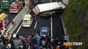 Dalle prime informazioni sarebbero due i mezzi coinvolti con una persona deceduta. Incidente Sull A1 Casello Roma Sud Un Ferito Grave 5 Luglio 2016