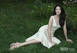 張雨綺（粵拼 簡化字：张雨绮 ；英文： kitty zhang ；1986年 8月8號—），原名張爽（ zoeng 1 song 2 ； 张爽 ），係中國大陸女演員，山東 德州人，2007年參演周星馳電影《長江7號》女主角而開始出名。. å¼ é›¨ç»®ä¸€å…±æœ‰å‡ ä¸ªå­©å­å'Œå‰å¤«è¢å·´å…ƒæœ‰ä¸€å¯¹é¾™å‡¤èƒŽ å°šä¹‹æ½®