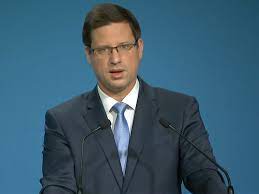 Gergely gulyas is now a name on every mouth all over the world. Gulyas Gergely Punkosd Utan Elerjuk Az Otmillio Oltottat Johetnek A Lakodalmak Majus 28 Tol Napi Hu
