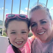 Katie Eich (@katieleich)