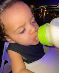 Mi príncipe Victor Adán 👼🏻 ya cumplió 10 meses y fuimos a comer en  @rafascasualfood 🐾 para celebrarlo junto a mi buen amigo @shaguiteco 🔪 y  su familia 🧑‍🧑‍🧒‍🧒, Y de verdad que se prestó vale, gran ...