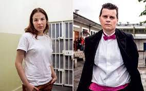 According to local news, the homicide was carried out because von richthofen's father did not approve her relationship. Transferida Para Outra Prisao Sandra Troca Cartas Com Suzane Von Richthofen Revista Marie Claire Comportamento