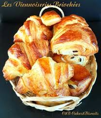 Les Viennoiseries Briochees C B Cakes Biscuits Recettes De Cuisine Recette Cake Sucre Et Viennoiserie