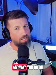 One of my favorite Elvis tunes hope I did it justice! Let me know how it  sounds to you in the comments! Elvis Presley "That's Alright" cover.  #elvispresley #rockanroll #rock #thekingofrocknroll