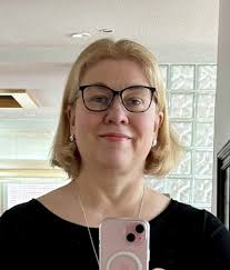 Anyone staying in the winter wonderland hotel who can show me the current  snow? It's forecast +3 today and we fly out tomorrow 😔 I'm so worried our  husky excursion