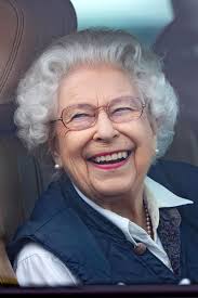 Queen Elizabeth: Wieso sie trotz der Trauer um Prinz Philip so glücklich  ist