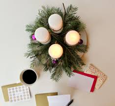Moderne Adventsgestecke Basteln Diy Ideen Mit Naturmaterialien Advent Wreath Diy Christmas Decorations To Make Advent Wreath