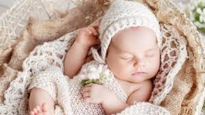 Anda juga bisa cari nama anak atau nama bayi dari artikel saya yang lain untuk menciptakan nama panjang menjadi rangkaian nama bayi perempuan yang bagus, yang mungkin terdiri dari rangkaian 2 kata, atau 3 kata. 100 Nama Bayi Perempuan Islami Modern Beragam Makna