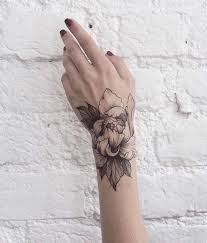 Tatouage Fleur Hibiscus Noir Blanc Poignet Tatouage Floral Tatouage Fleur Tatouage
