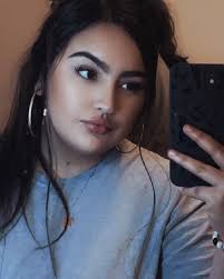 Valeree Esquivel Nail Tech/tattoo artist