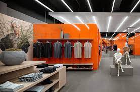 The team composed layers of plants in different heights and textures, including betel nut palms, arums, and boston ferns. Frame Joe Fresh Flagship Store Toronto