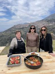 Το «my greece» επιστρέφει, αυτή τη φορά στο mega , με παρουσιάστρια τη δέσποινα βανδή. Mega Despoina Bandh Kai Maria Naypliwtoy Sto My Greece Imommy