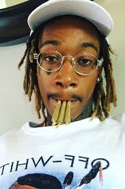 Khalifa is a huge fan of all the sports teams of his town like pittsburgh steelers, pittsburgh penguins (nhl), pittsburgh pirates (mlb) wiz khalifa featured on the cover of the magazine xxl, for being in the annual list of top 10 freshman. Wiz Khalifa Height Weight Age And Full Body Measurement